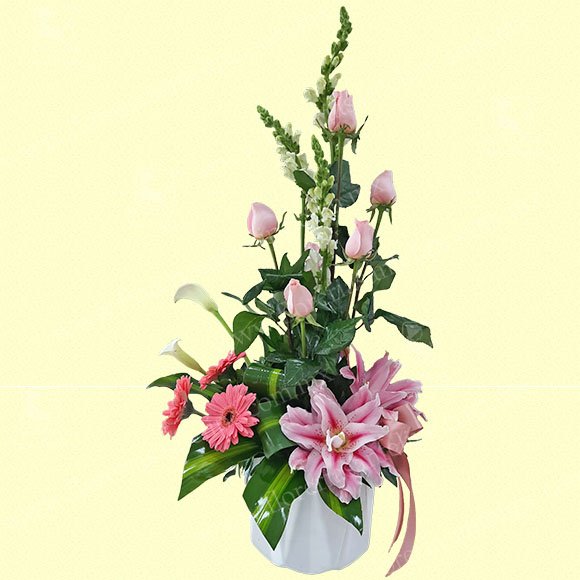 Arreglo Floral Con Rosas, Gerberas, Lilis y Calla Lilis